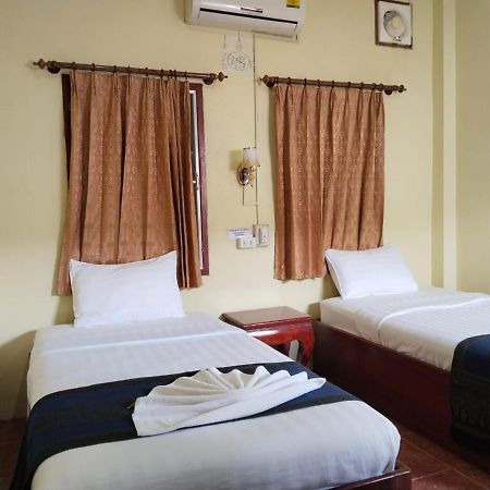 Thipphaphone Guesthouse Pakbeng Exterior photo